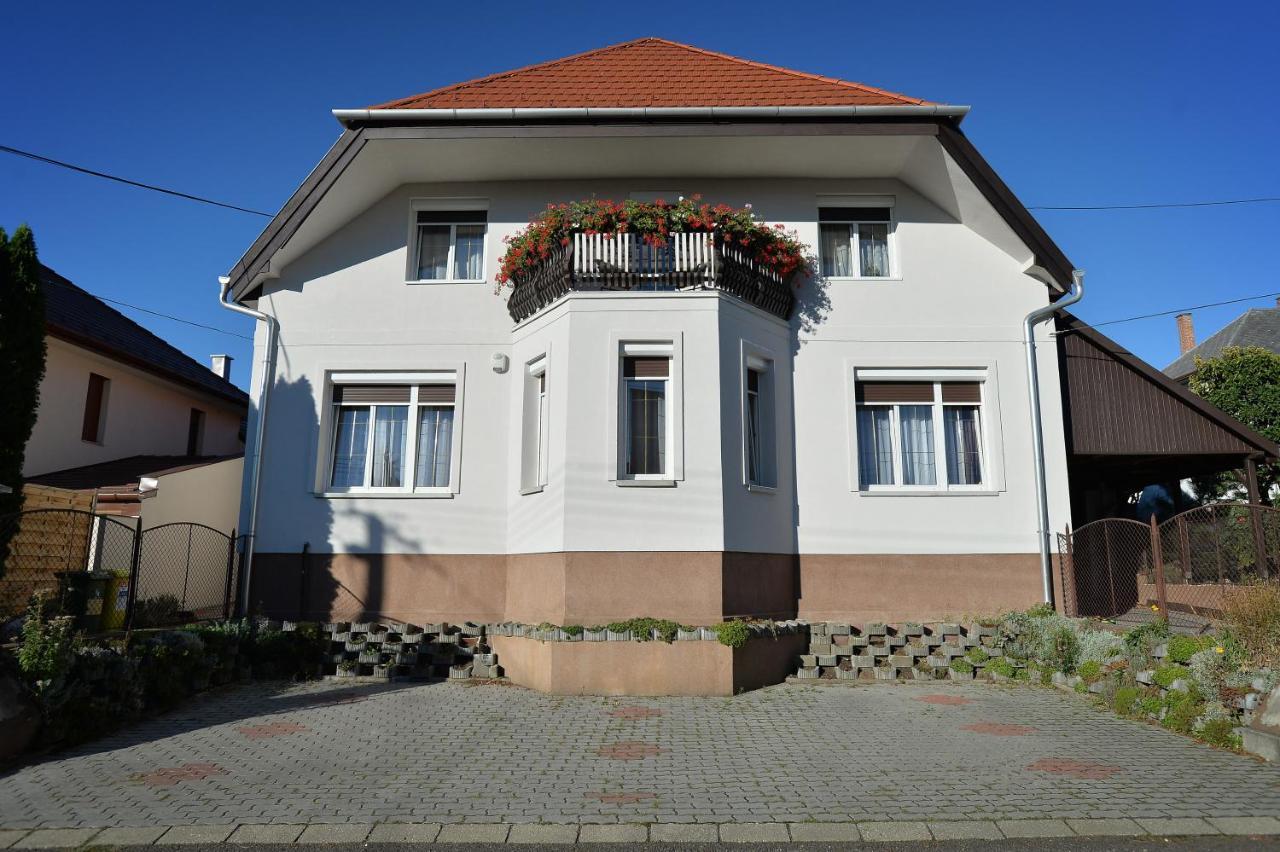 Hajduhegy Vendeghaz Apartment Eger Luaran gambar
